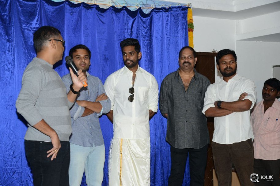 Aina-Ishtam-Nuvvu-Movie-First-Look-Launch